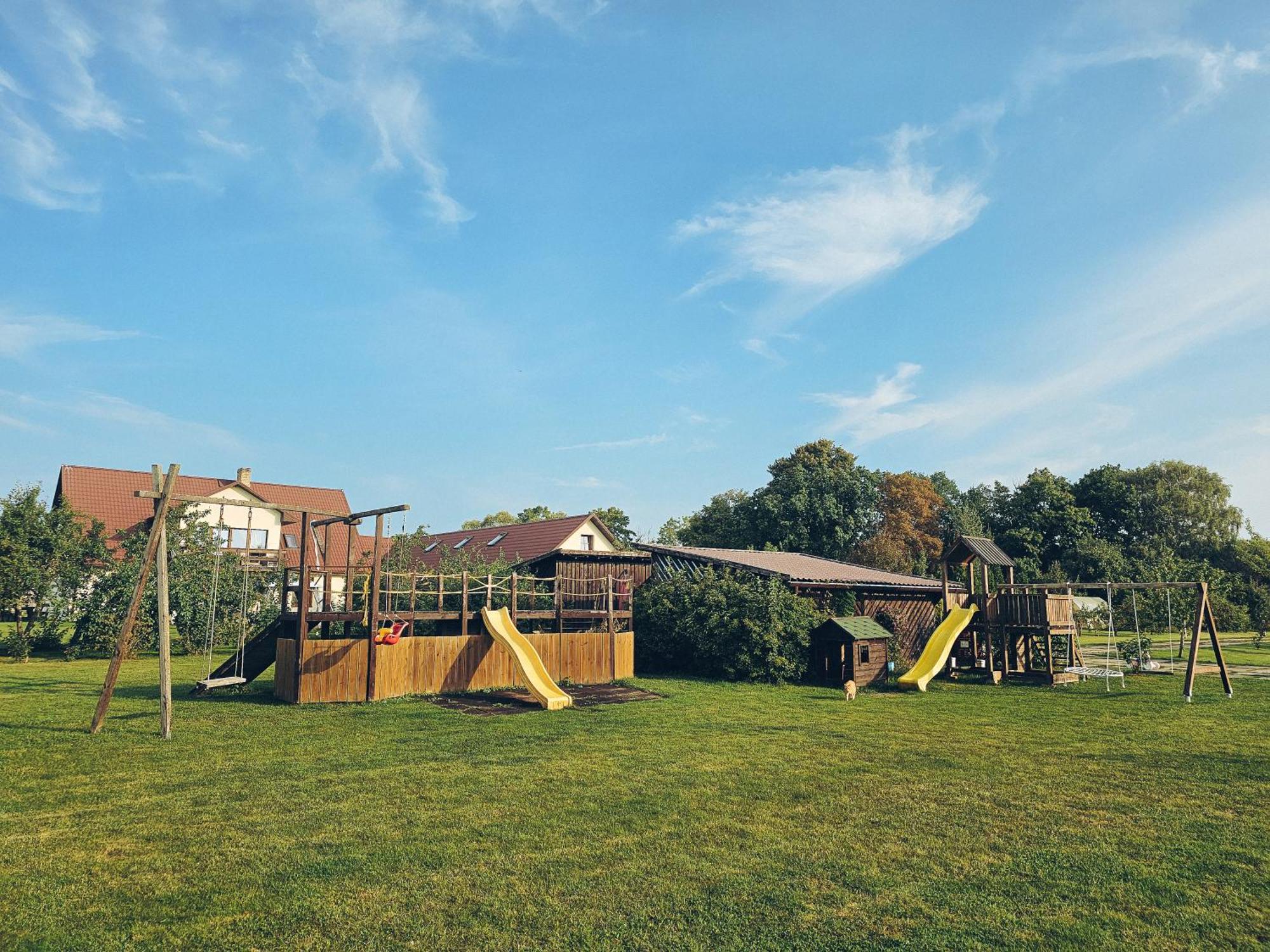 Viesu Nams Kapsargi Hotel Ventspils Exterior photo